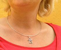 La croix de Tanit avec sa chaine Argent